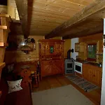 Huette Zum Verlieben 山林小屋 古尔克